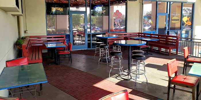 fuzzys-peoria-patio